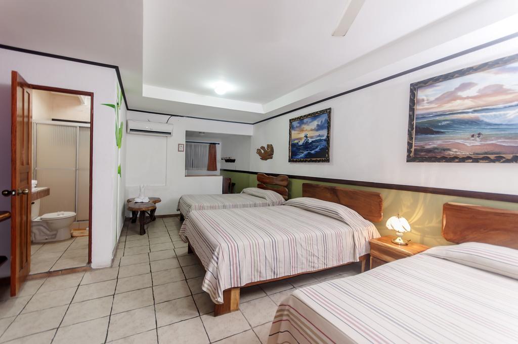 Cadillac Rock Beach Hotel Jacó Rum bild